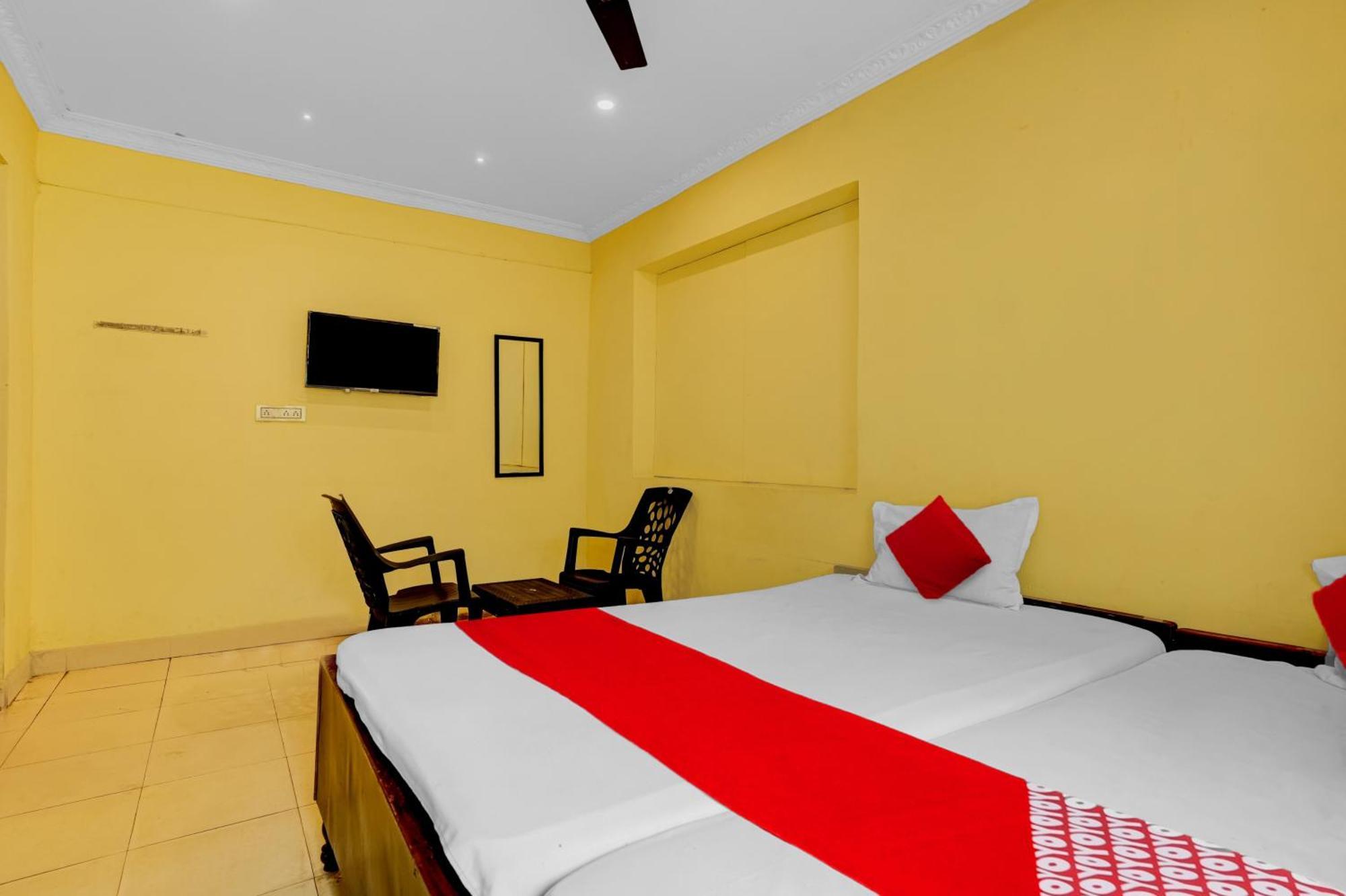 Oyo Royal Visakha Beach Guest House Visakhapatnam Exterior photo