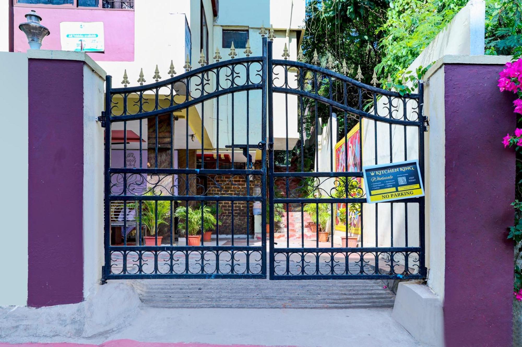 Oyo Royal Visakha Beach Guest House Visakhapatnam Exterior photo